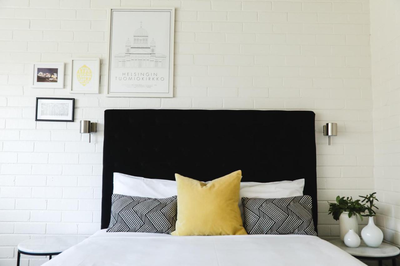 Harriet House Tumut Motel Bagian luar foto