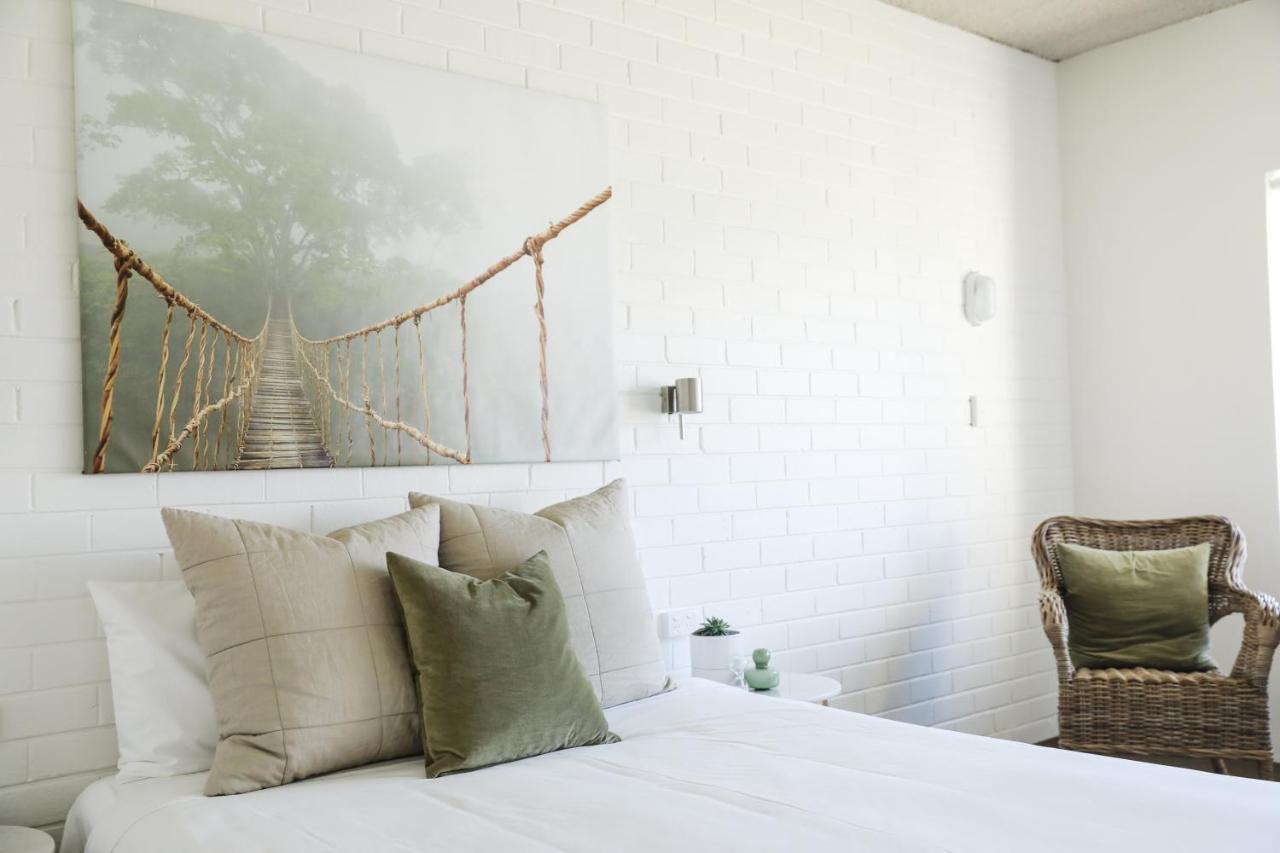 Harriet House Tumut Motel Bagian luar foto