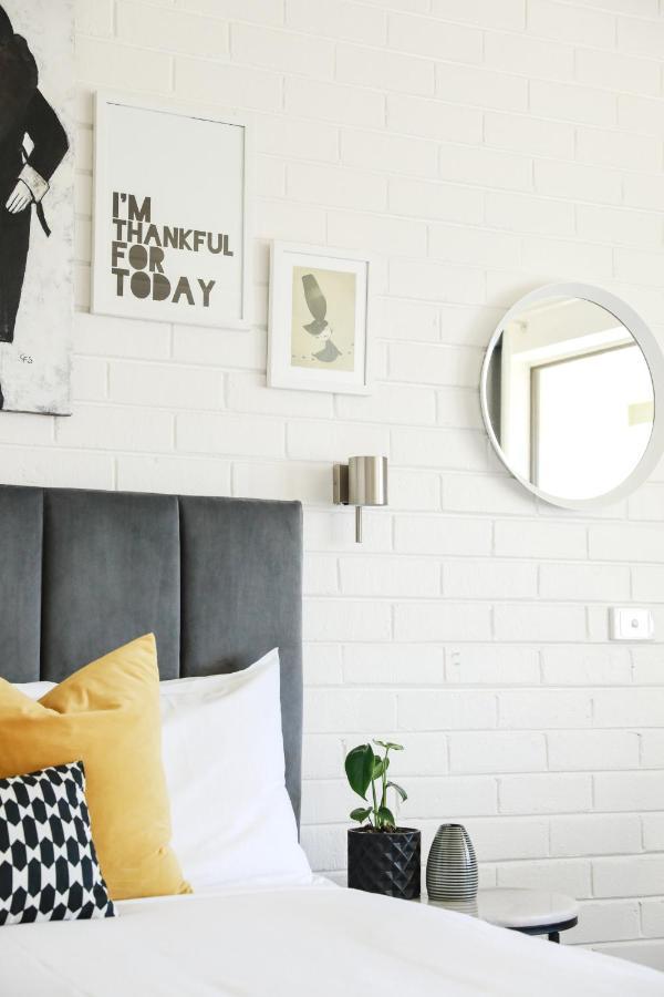 Harriet House Tumut Motel Bagian luar foto