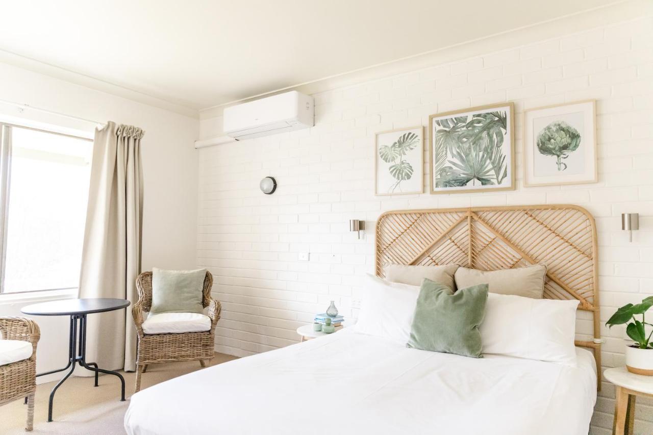 Harriet House Tumut Motel Bagian luar foto